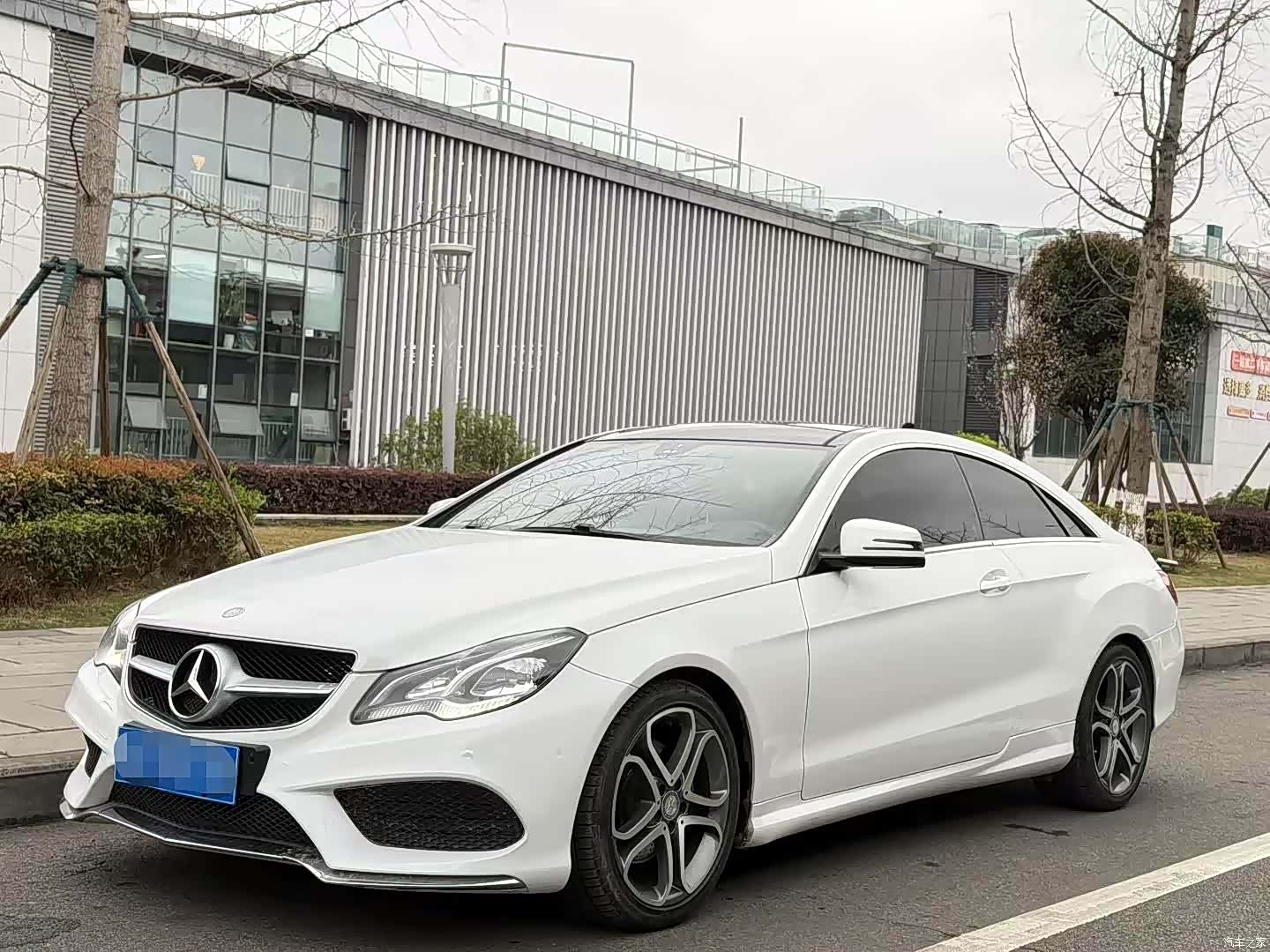 Mercedes-Benz E-Class, 2015 1