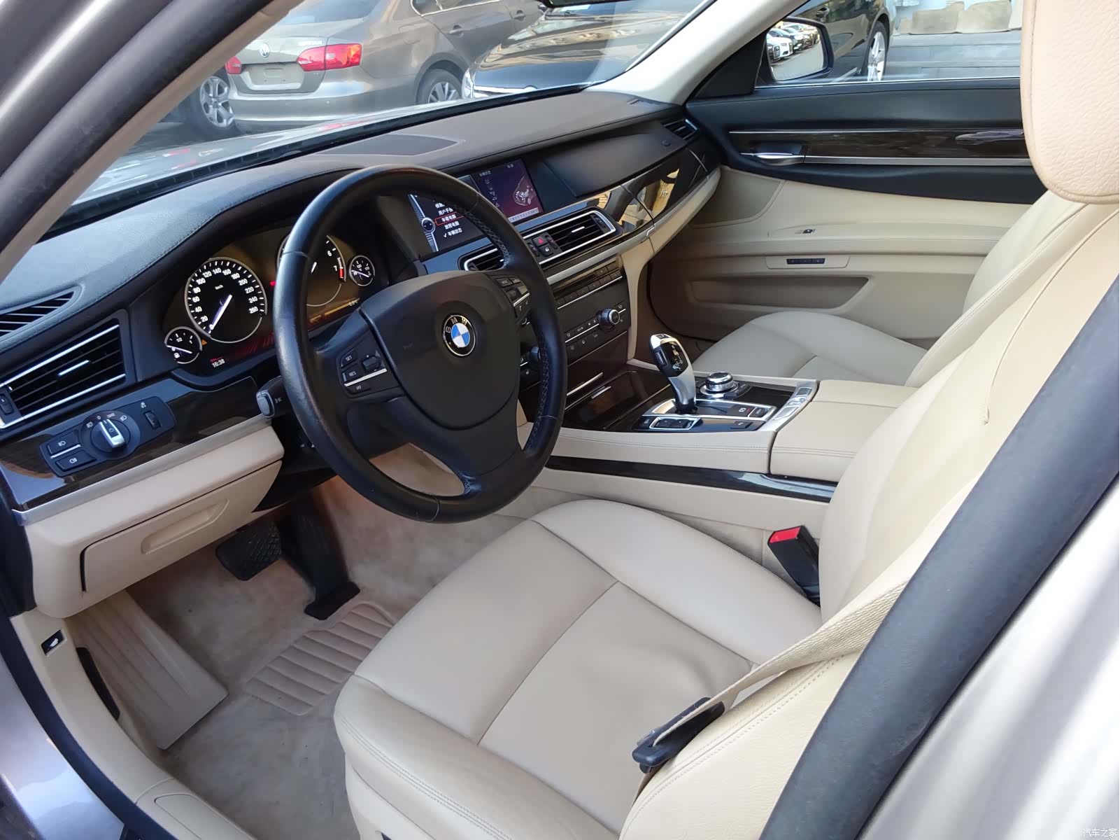 BMW 7 Series, 2011 13
