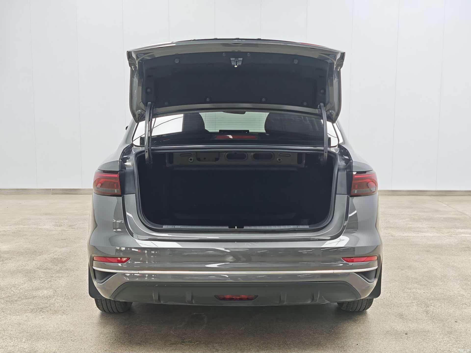 Geely Emgrand, 2024 все фото