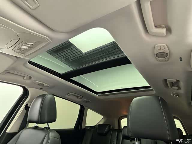 Ford Kuga, 2015 13