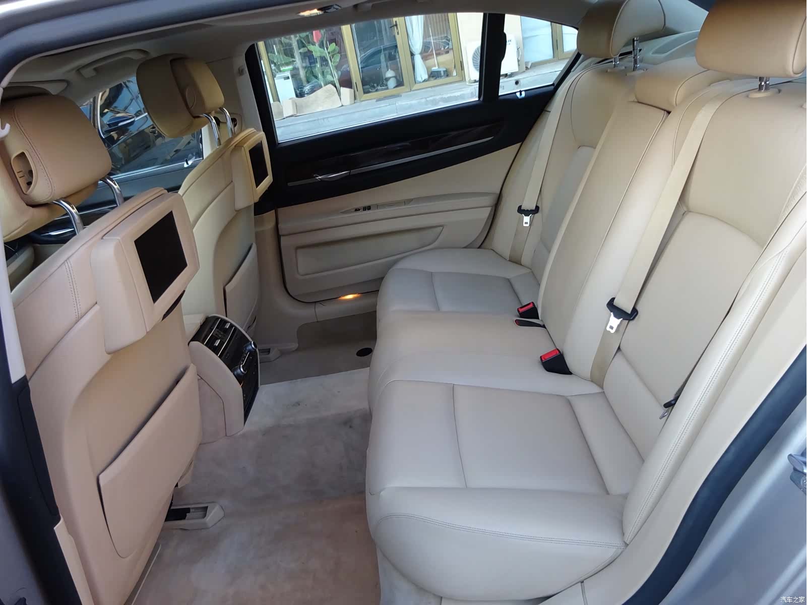 BMW 7 Series, 2011 15