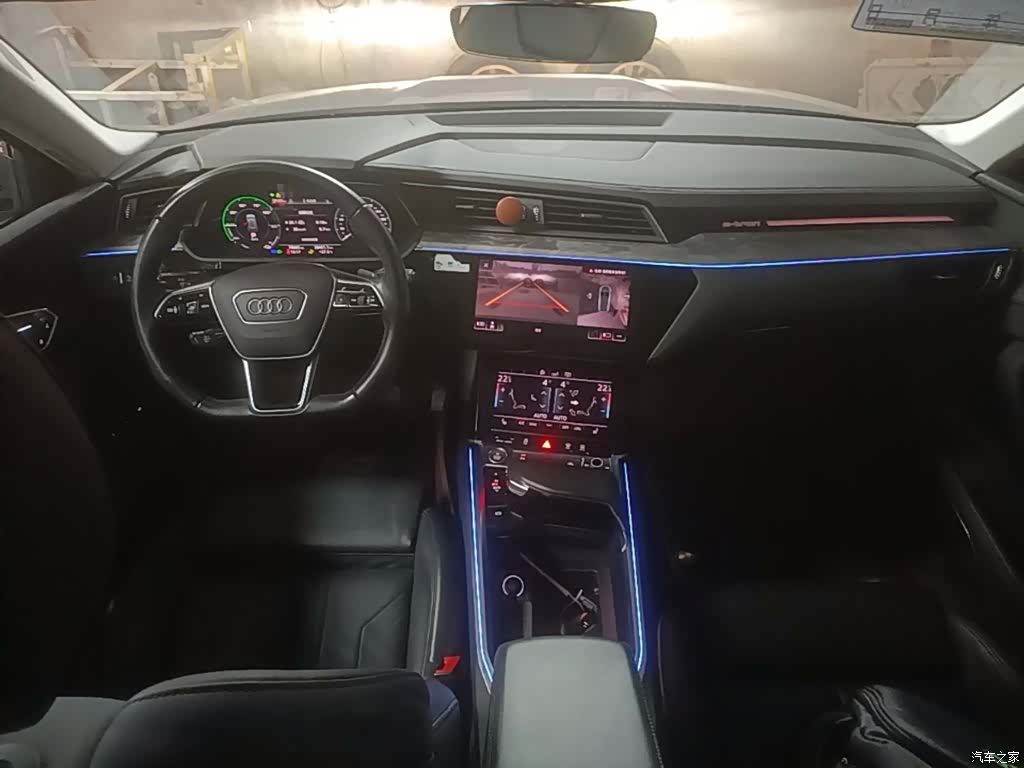 Audi e-tron, 2020 6
