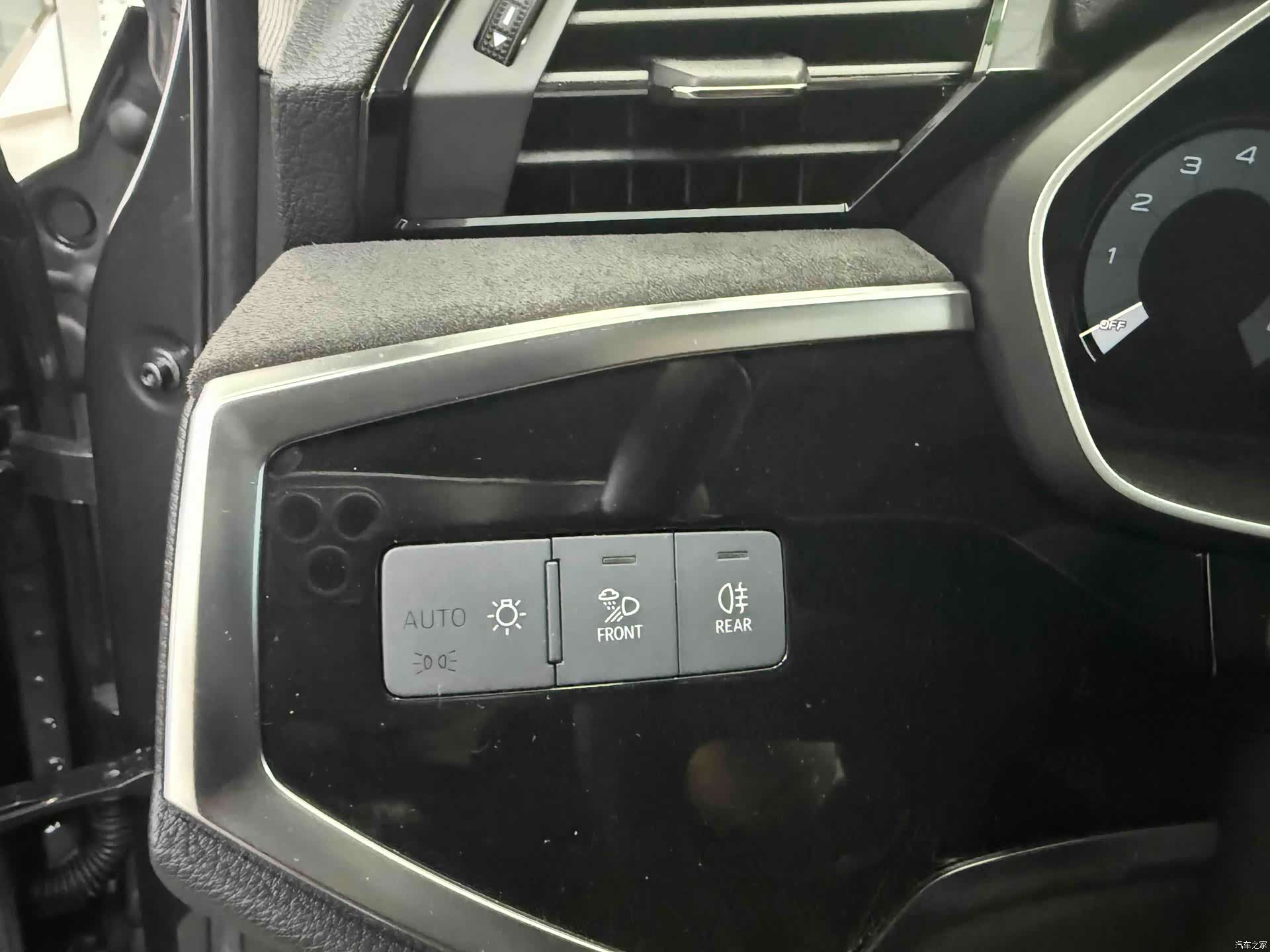 Audi Q3, 2022 11