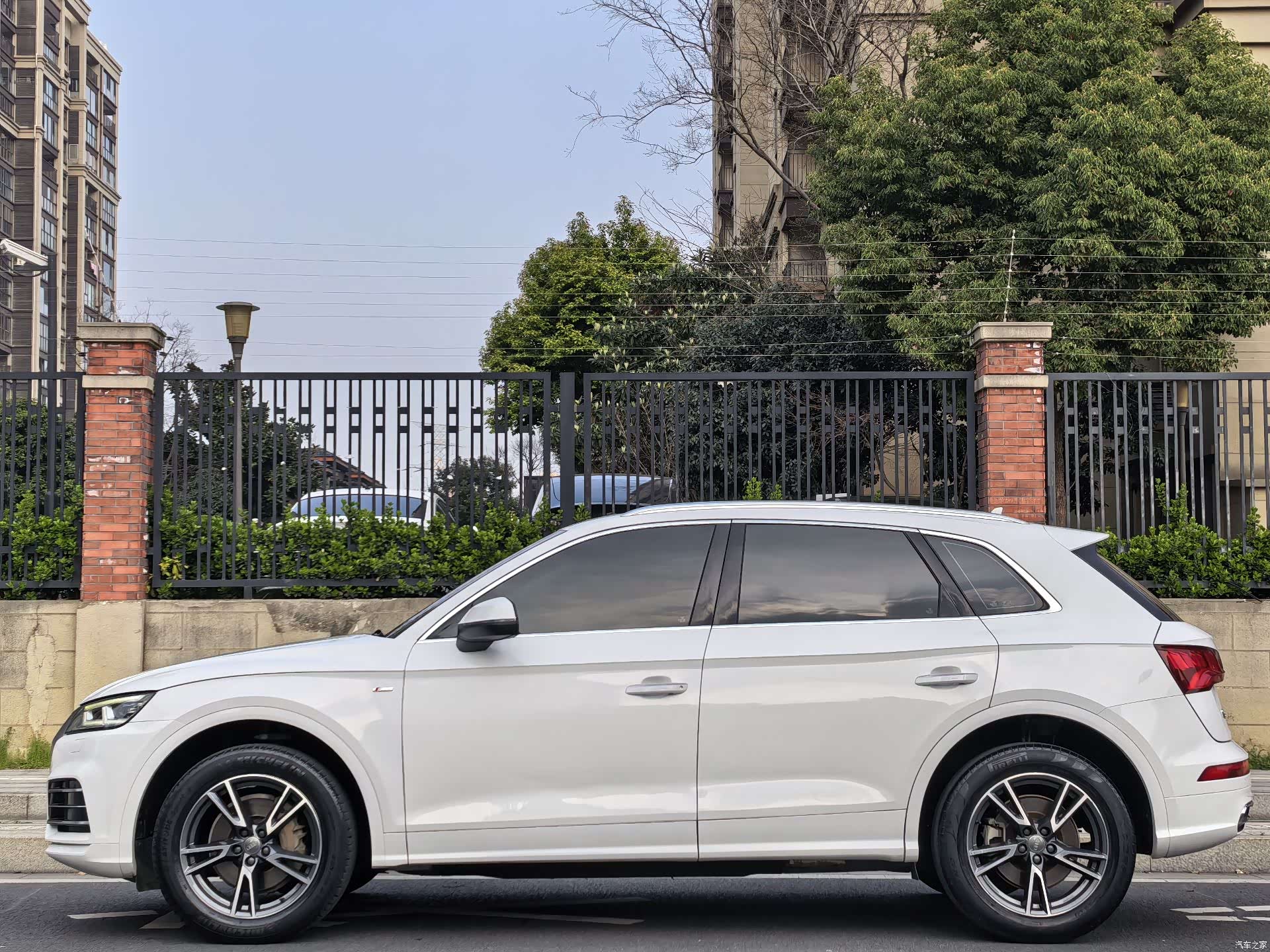 Audi Q5L, 2018 4