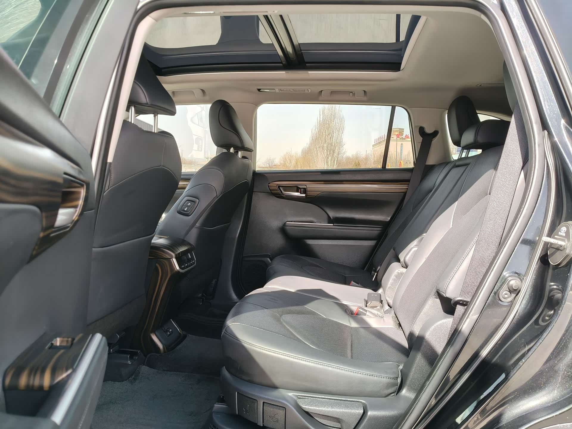 Toyota Highlander, 2024 все фото