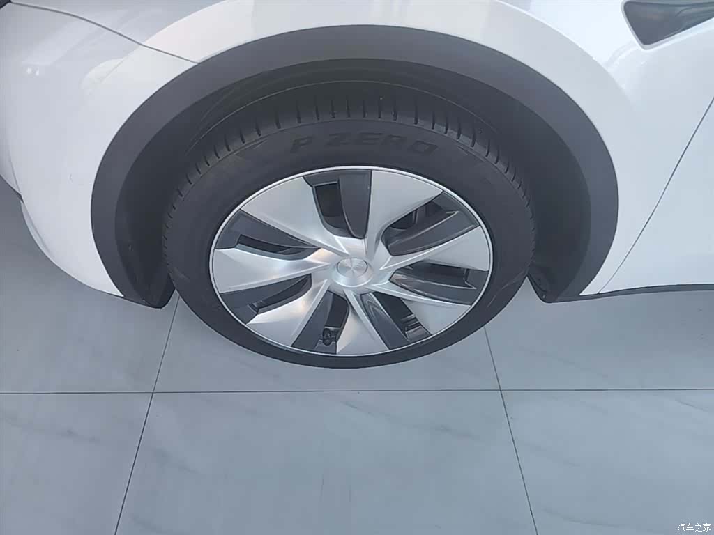 Tesla Model Y, 2022 23