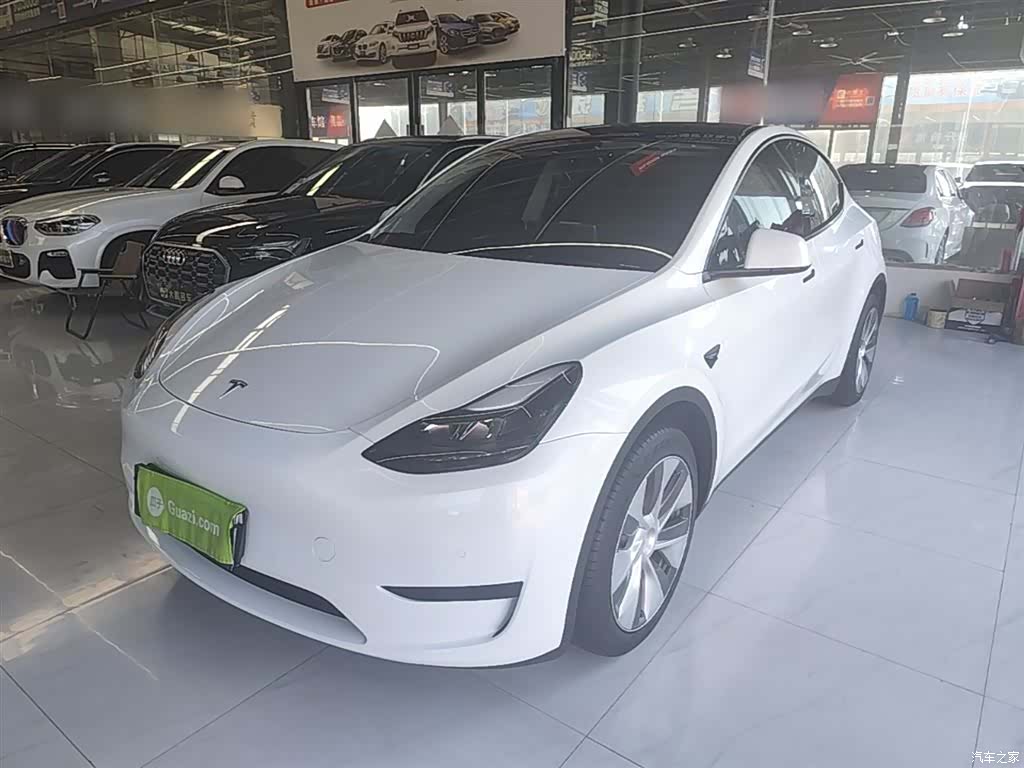Tesla Model Y, 2022 1