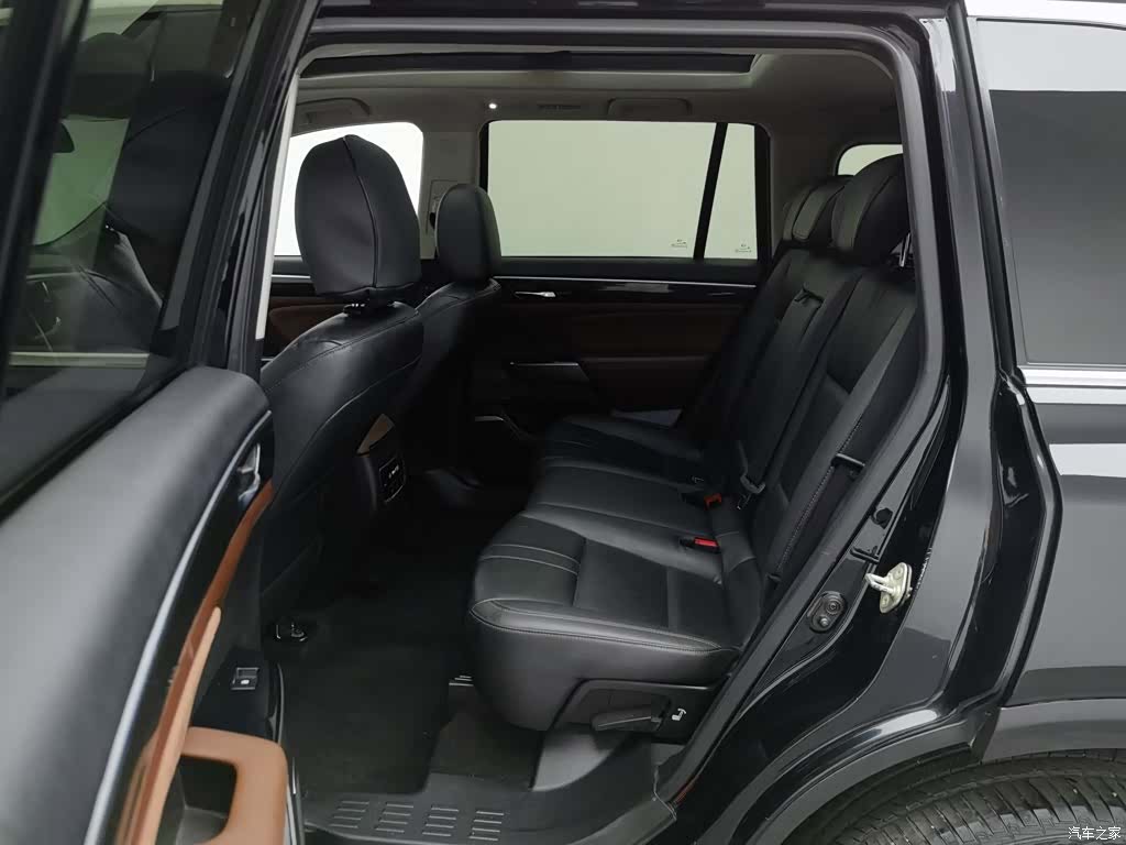 Trumpchi GS8, 2017 15