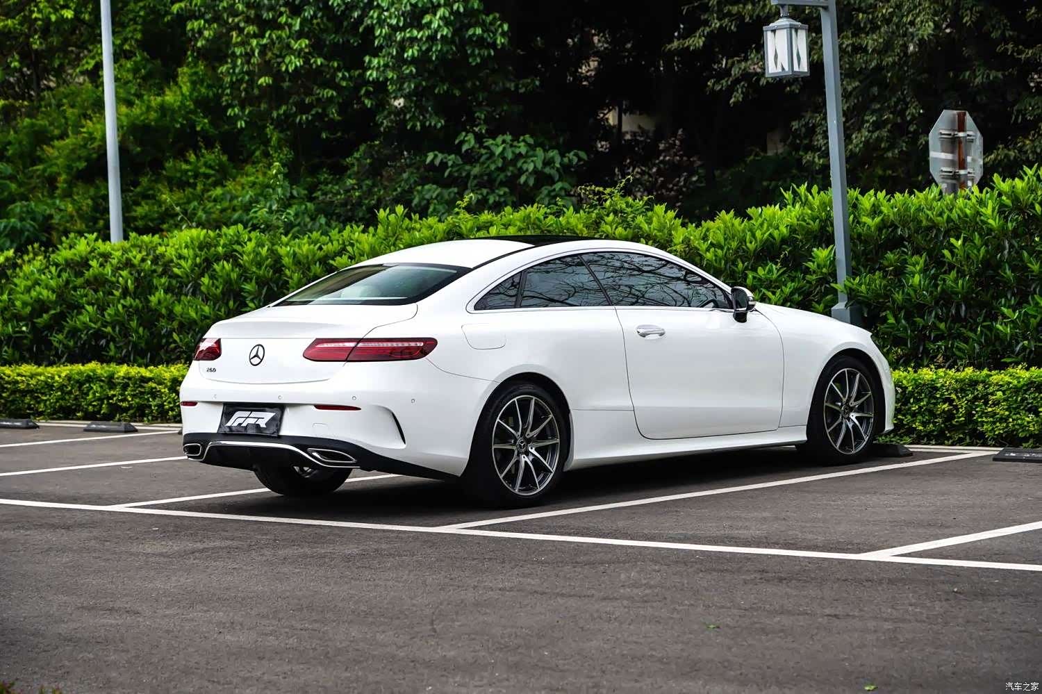 Mercedes-Benz E-Class, 2022 18