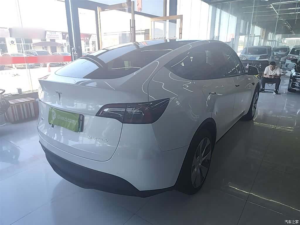 Tesla Model Y, 2022 7