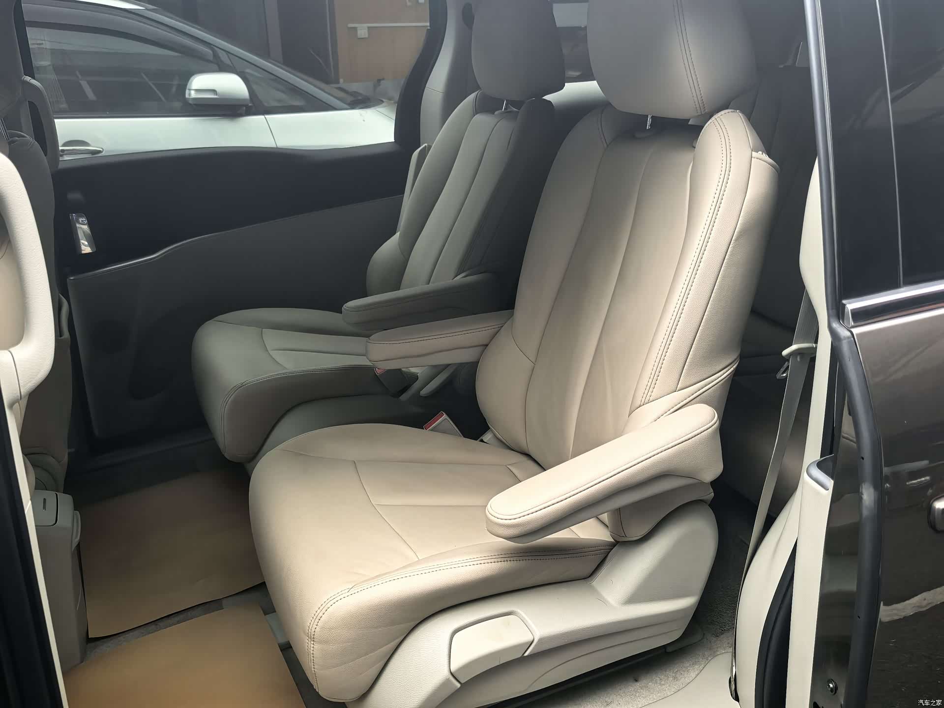 Buick GL8, 2022 11