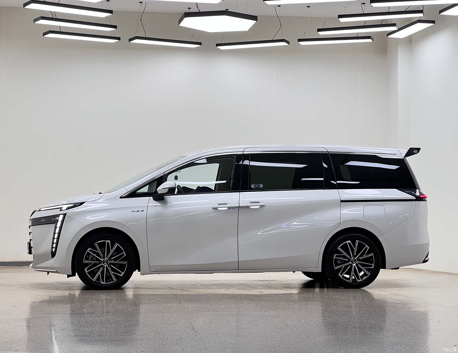 Trumpchi E8, 2024 4