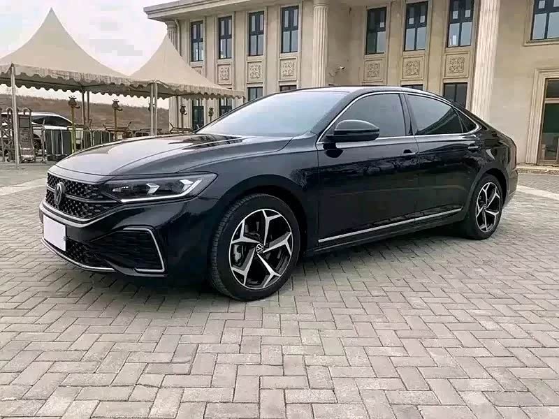 Volkswagen Passat 2025 330TSI Elite