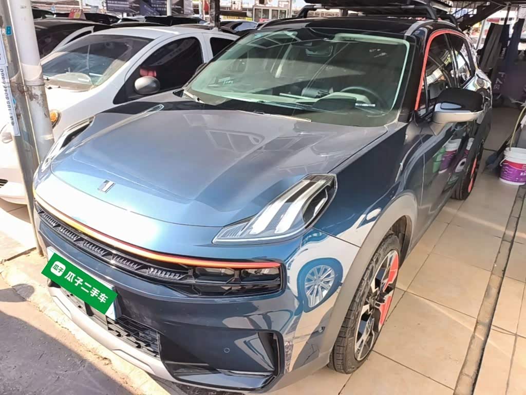 Lynk & Co 06