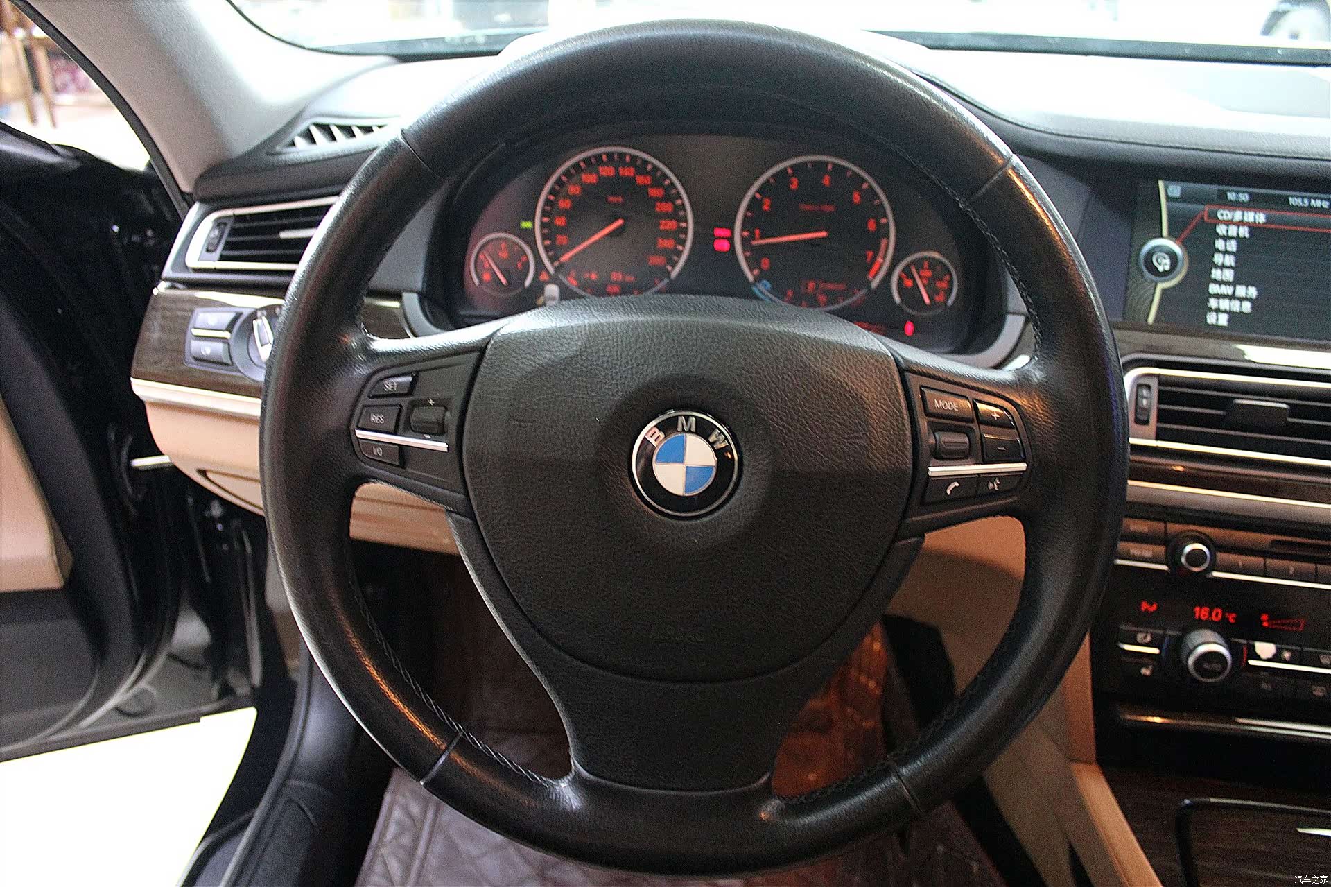BMW 7 Series, 2011 9