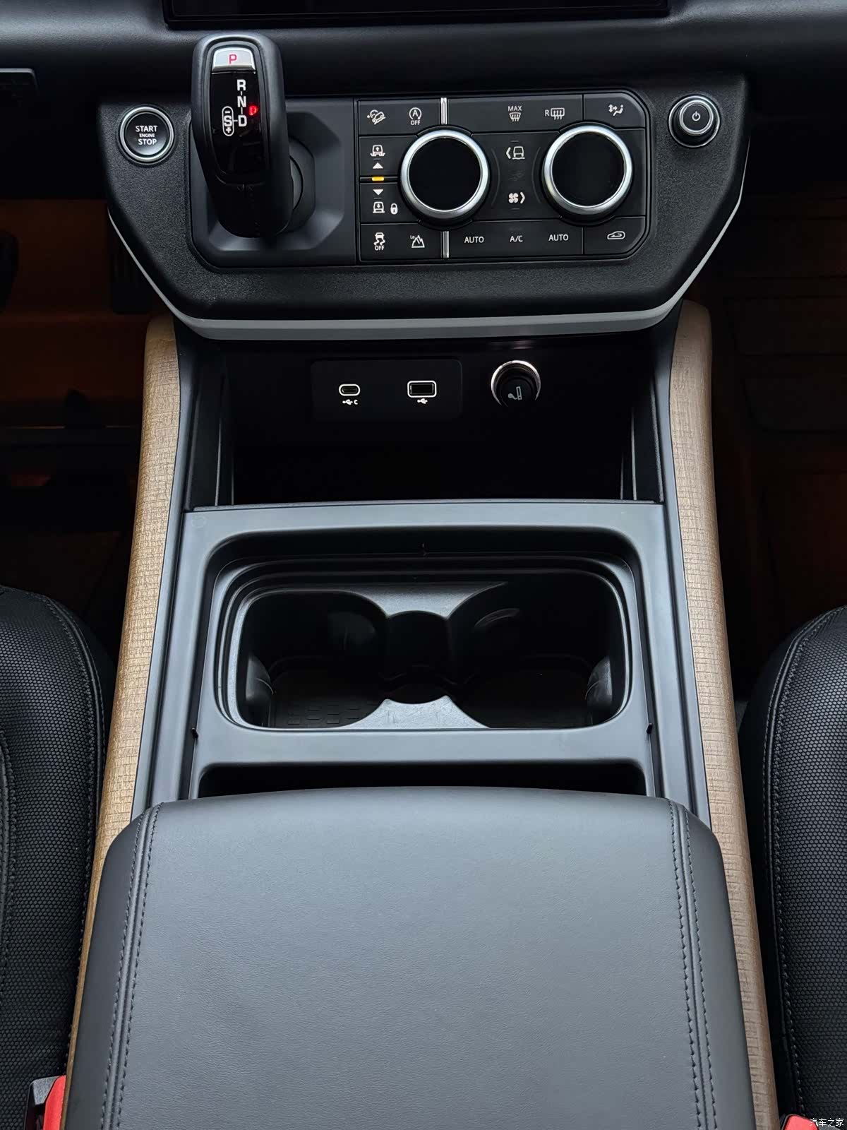 Land Rover Defender, 2022 18