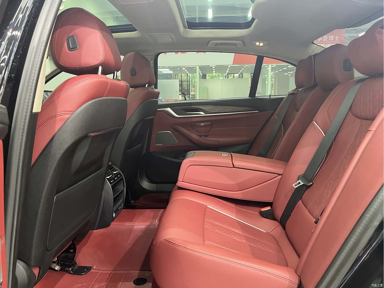 BMW 5 Series, 2023 18