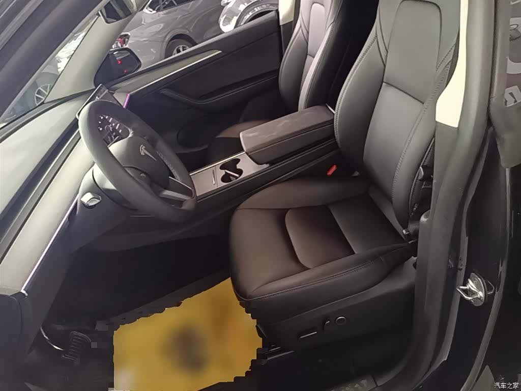 Tesla Model Y, 2024 15