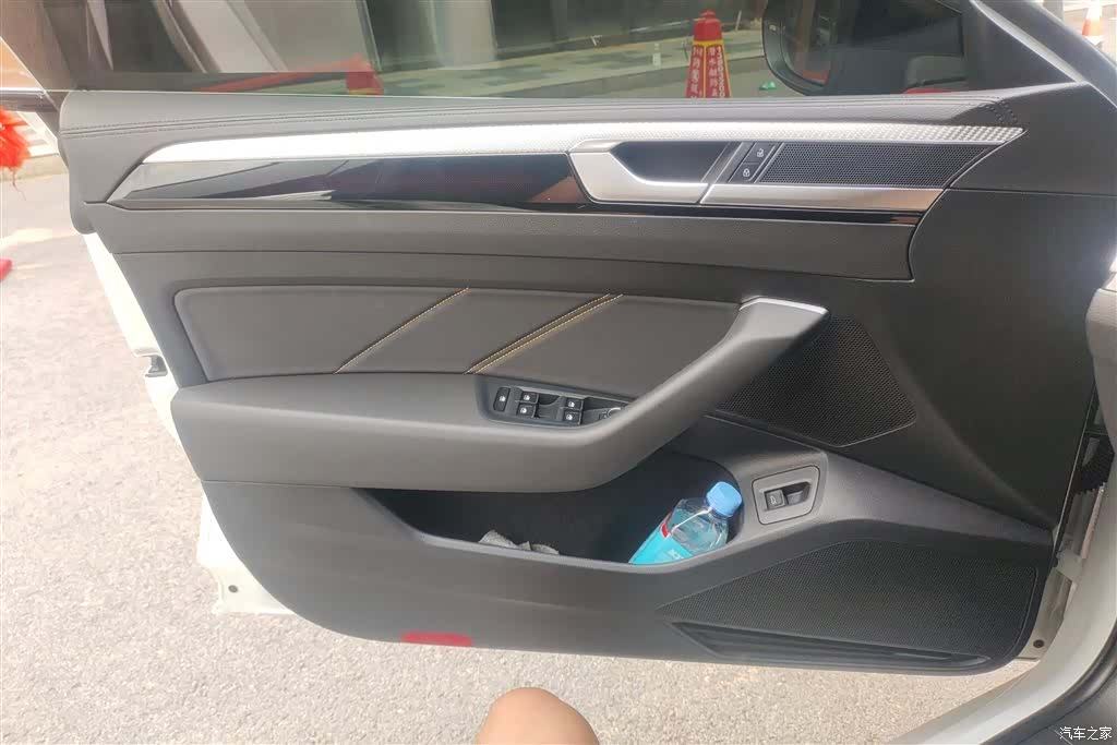 Volkswagen CC, 2026 7