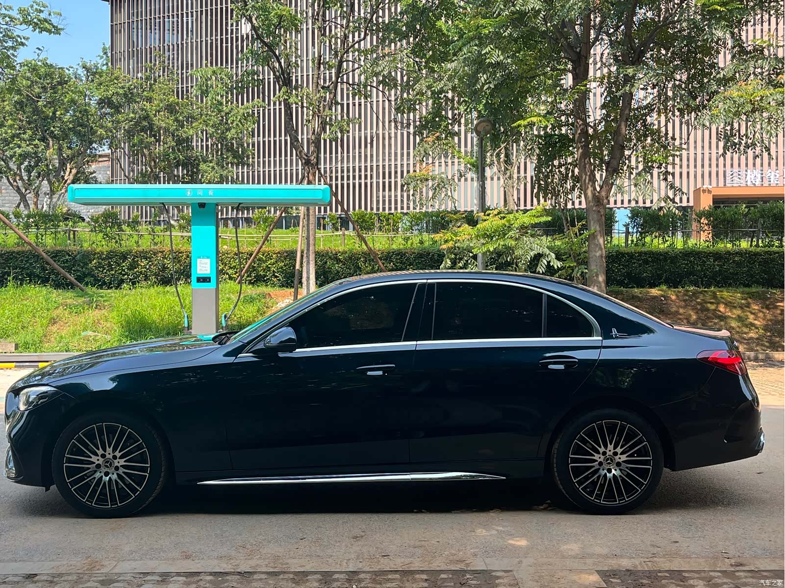 Mercedes-Benz C-Class, 2024 4