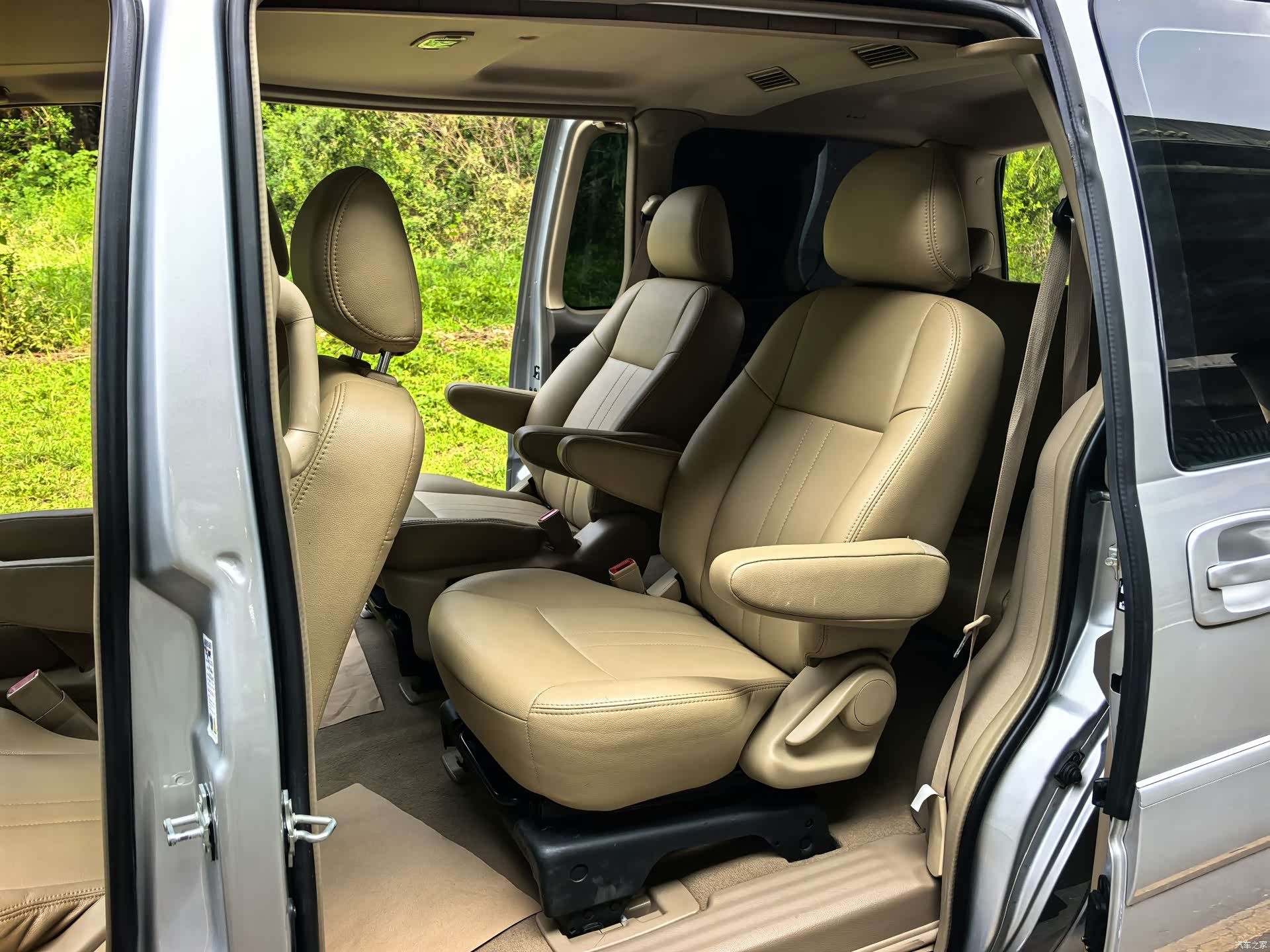 Buick GL8, 2017 16