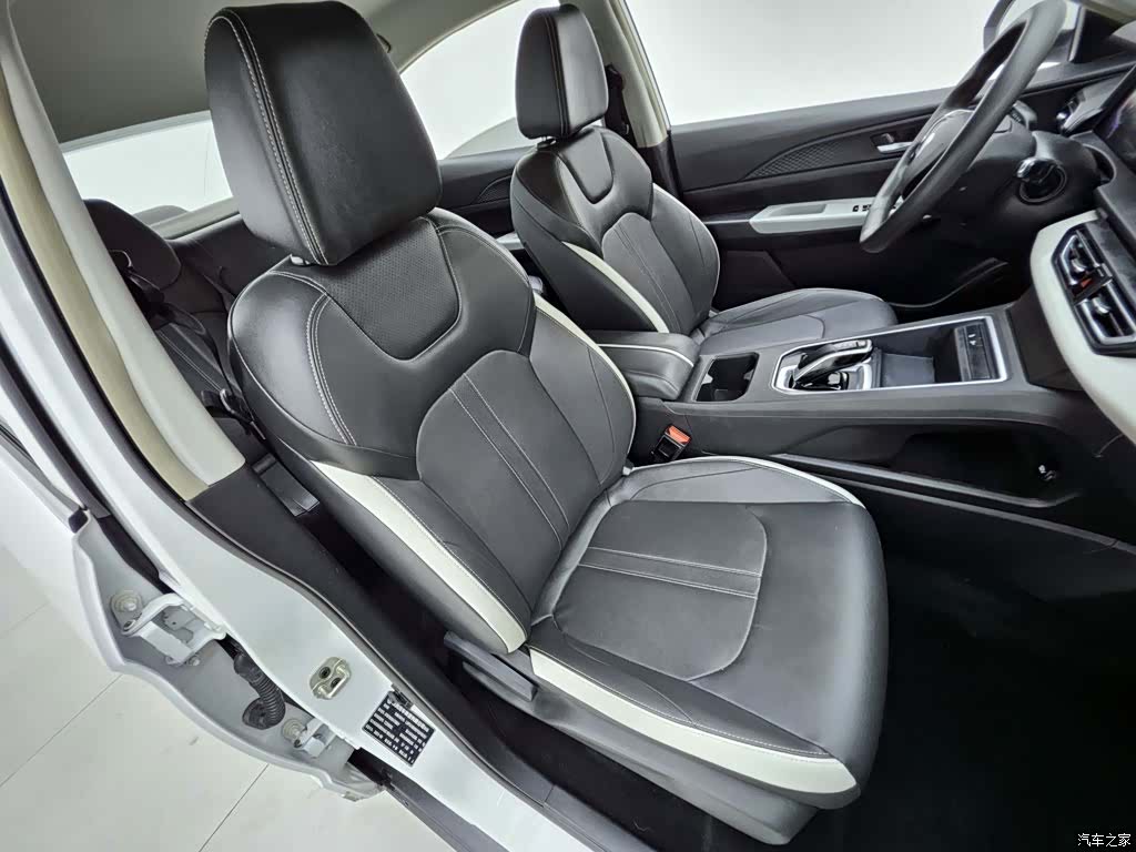 DongFeng E70, 2023 15