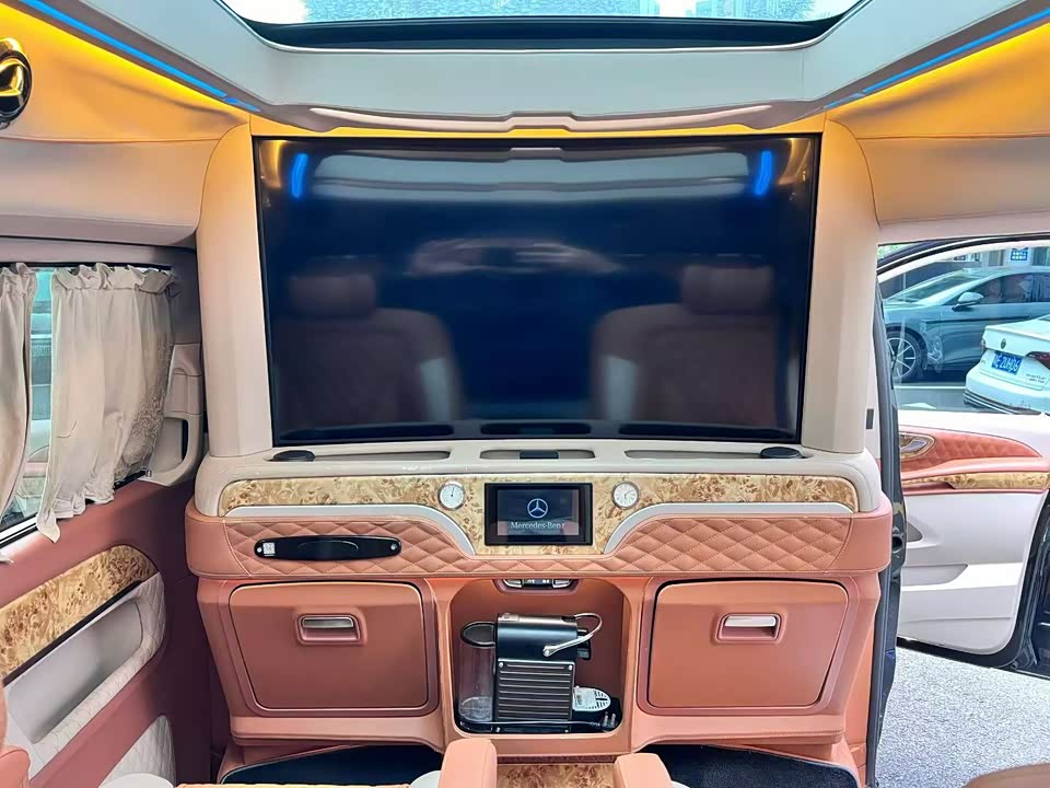 Mercedes-Benz V-class