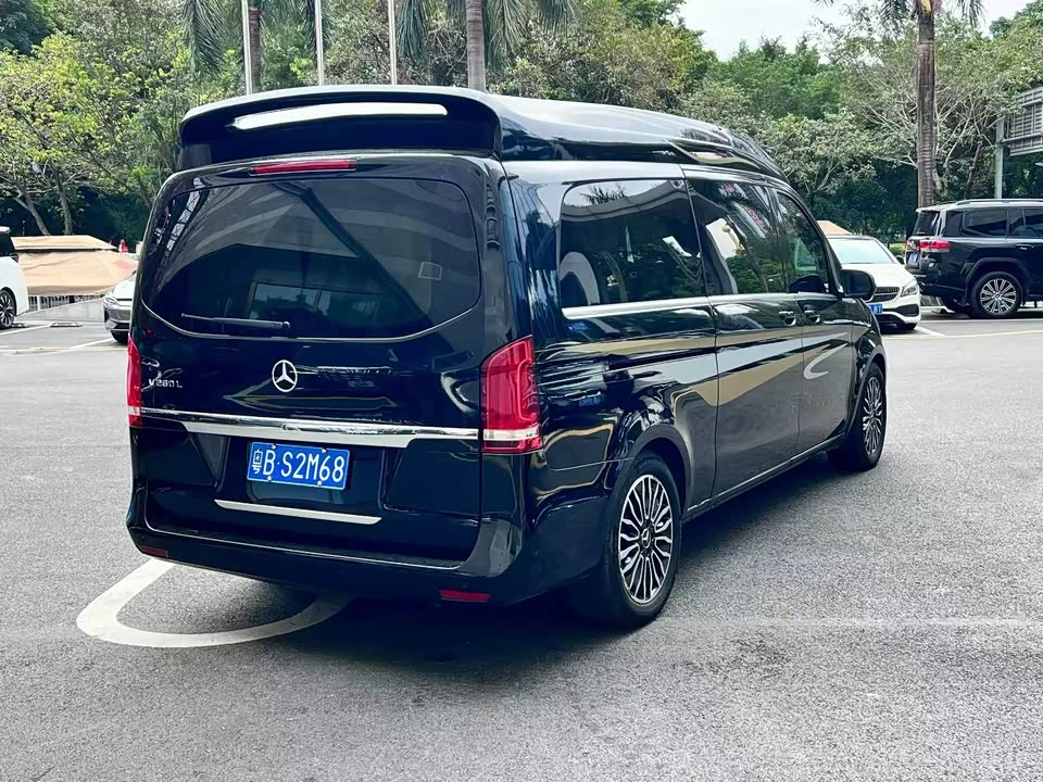 Mercedes-Benz V-class
