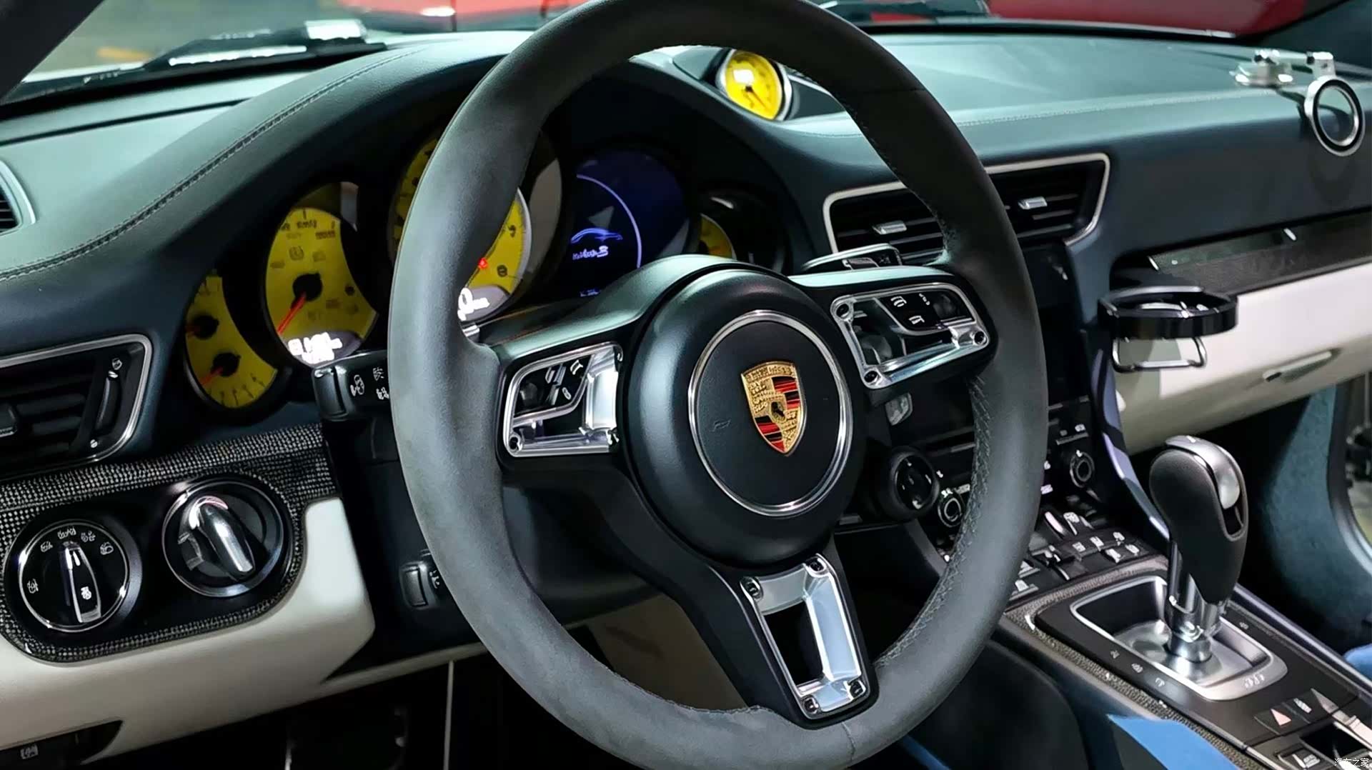 Porsche 911, 2018 8