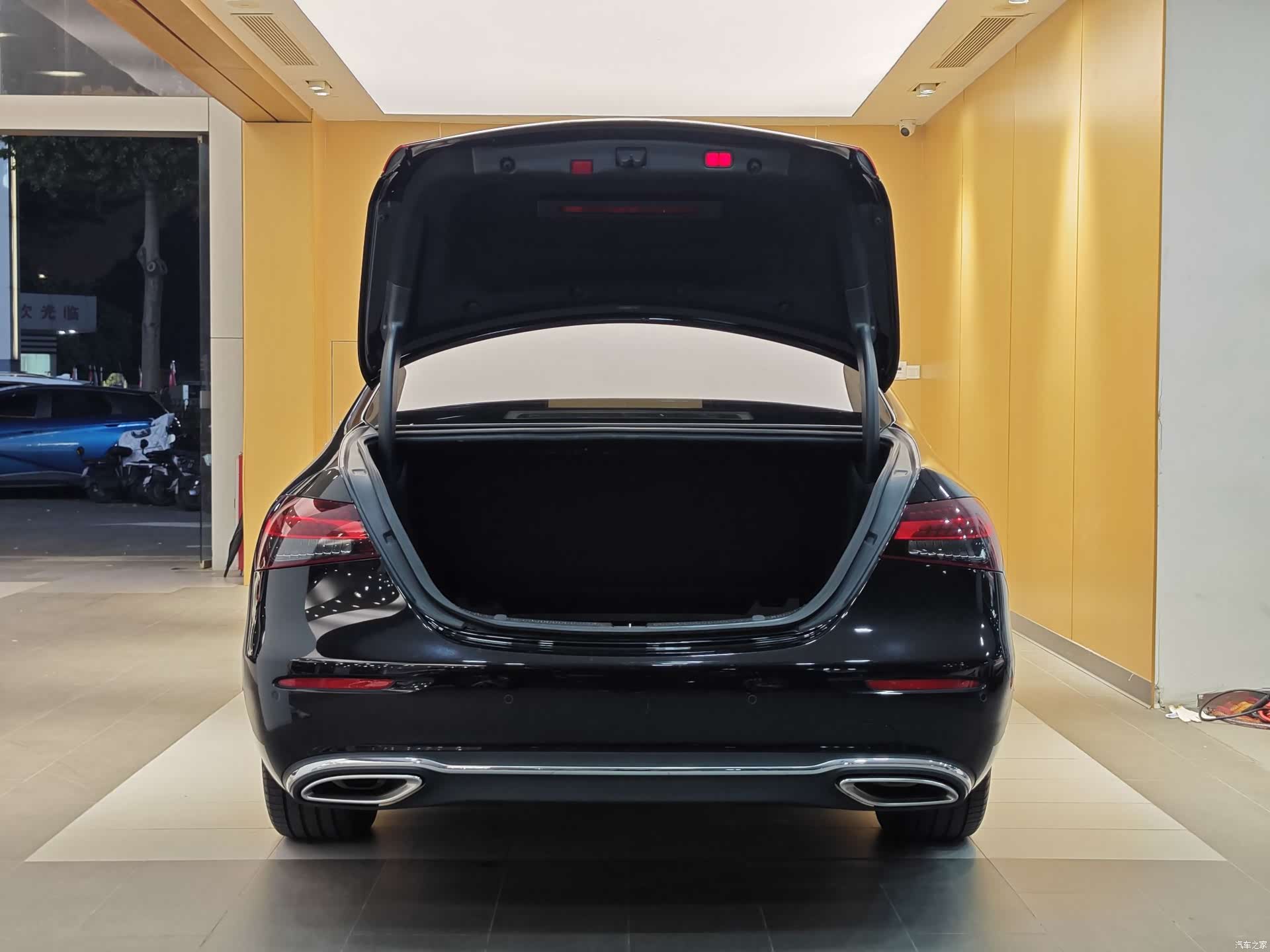 Mercedes-Benz E-Class, 2021 28