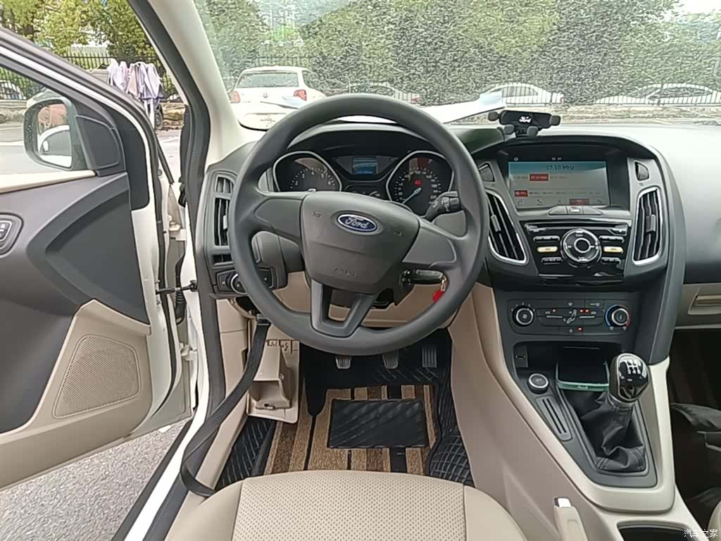 Ford Focus, 2017 11