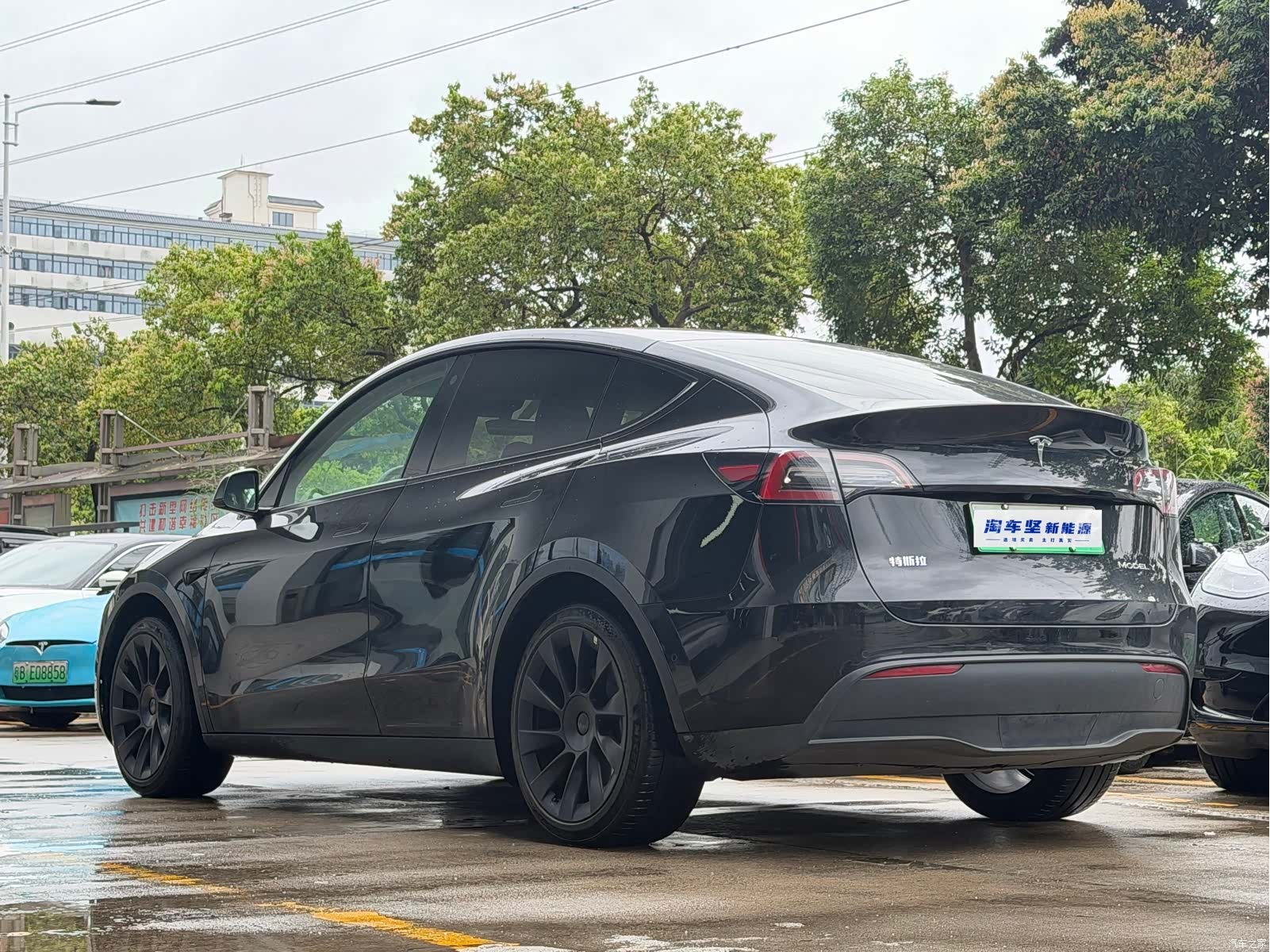 Tesla Model Y, 2022 3