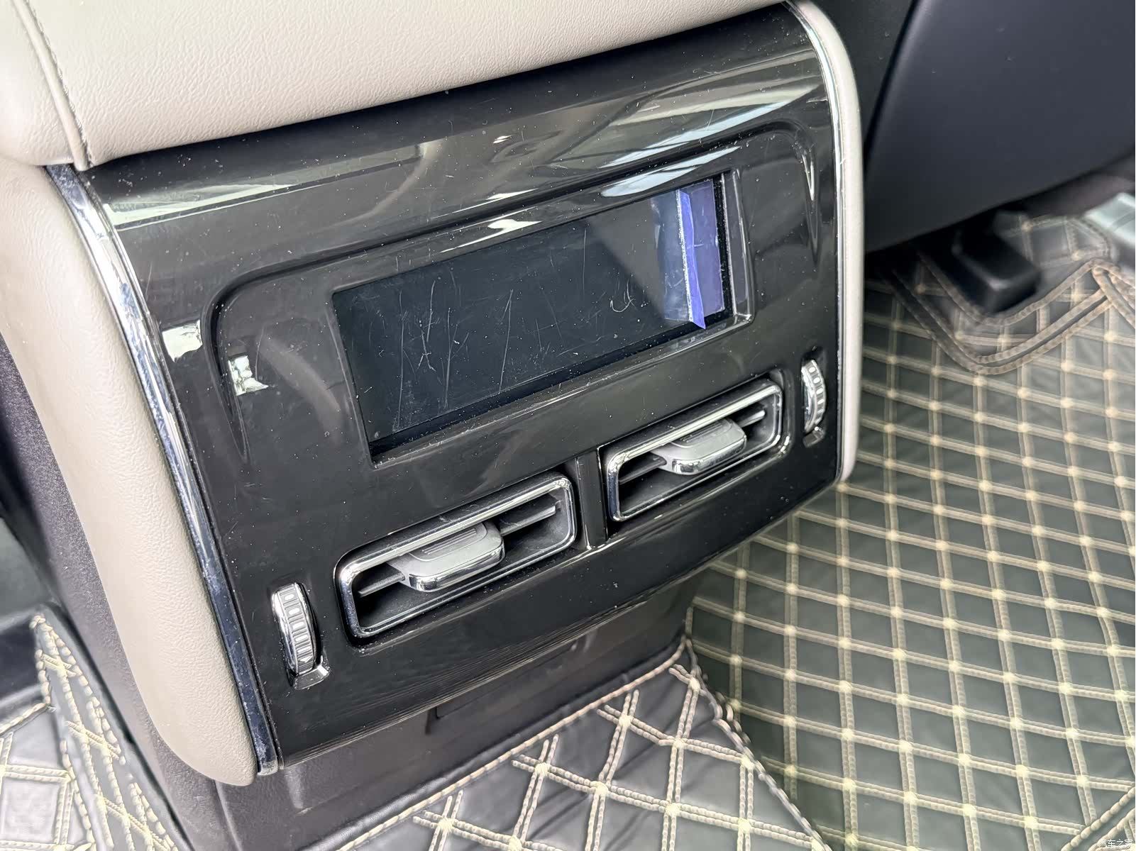 Lincoln Aviator, 2025 20