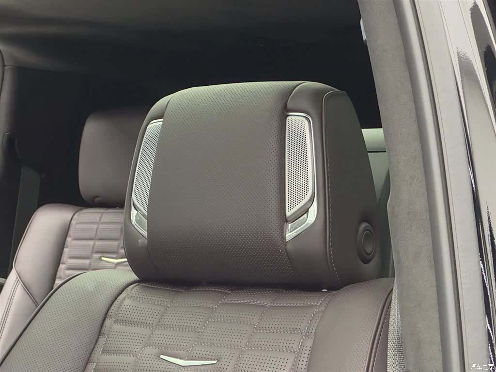 Cadillac Escalade, 2026 21