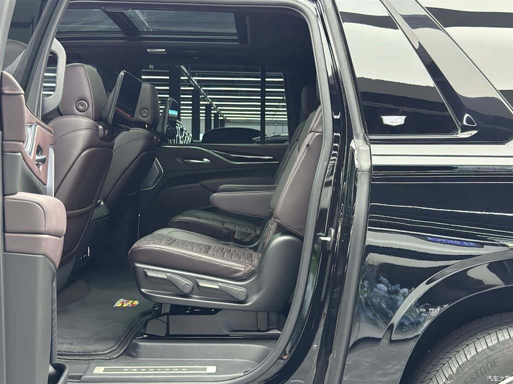 Cadillac Escalade, 2026 9