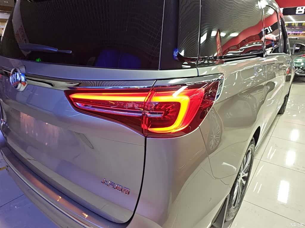 Buick GL8, 2023 8