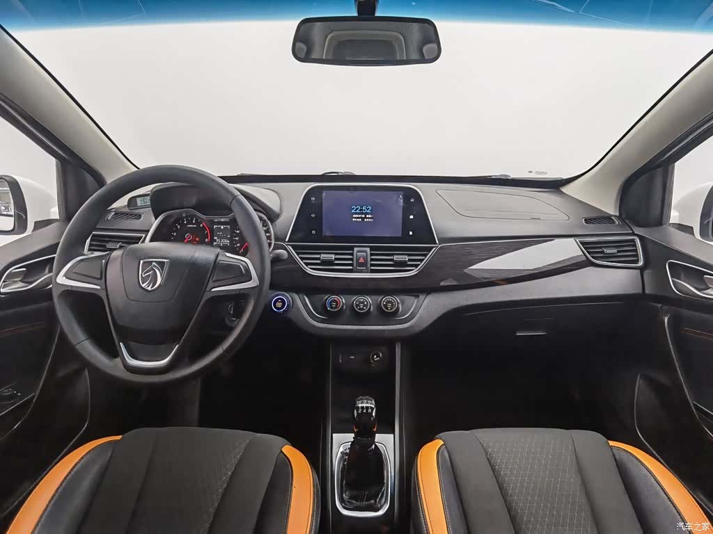 Wuling 310, 2016 все фото