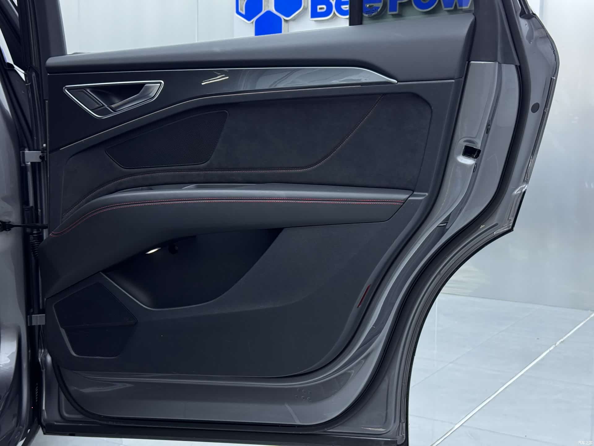 Audi Q5 e-tron, 2022 23