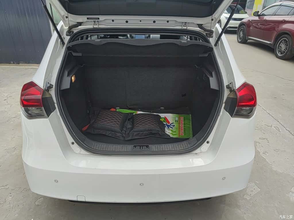 MG MG5, 2015 12