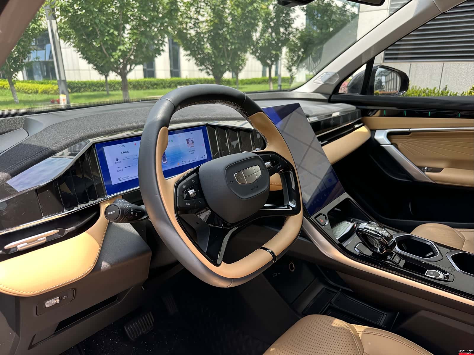 Geely Boyue, 2024 все фото
