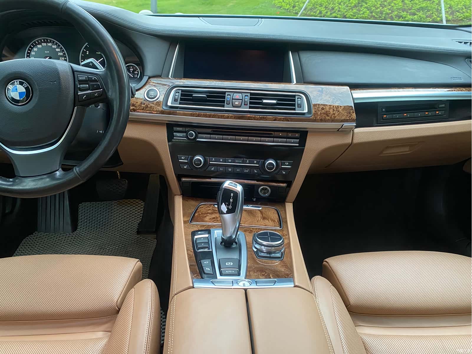 BMW 7 Series, 2013 6
