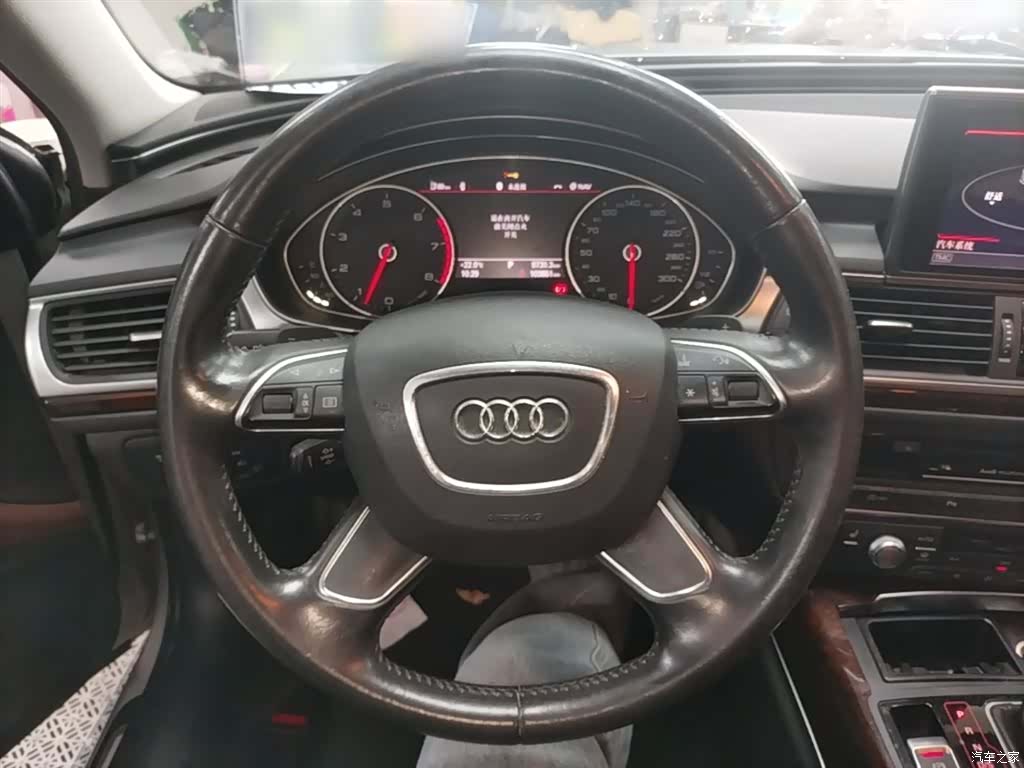 Audi A6L, 2015 11
