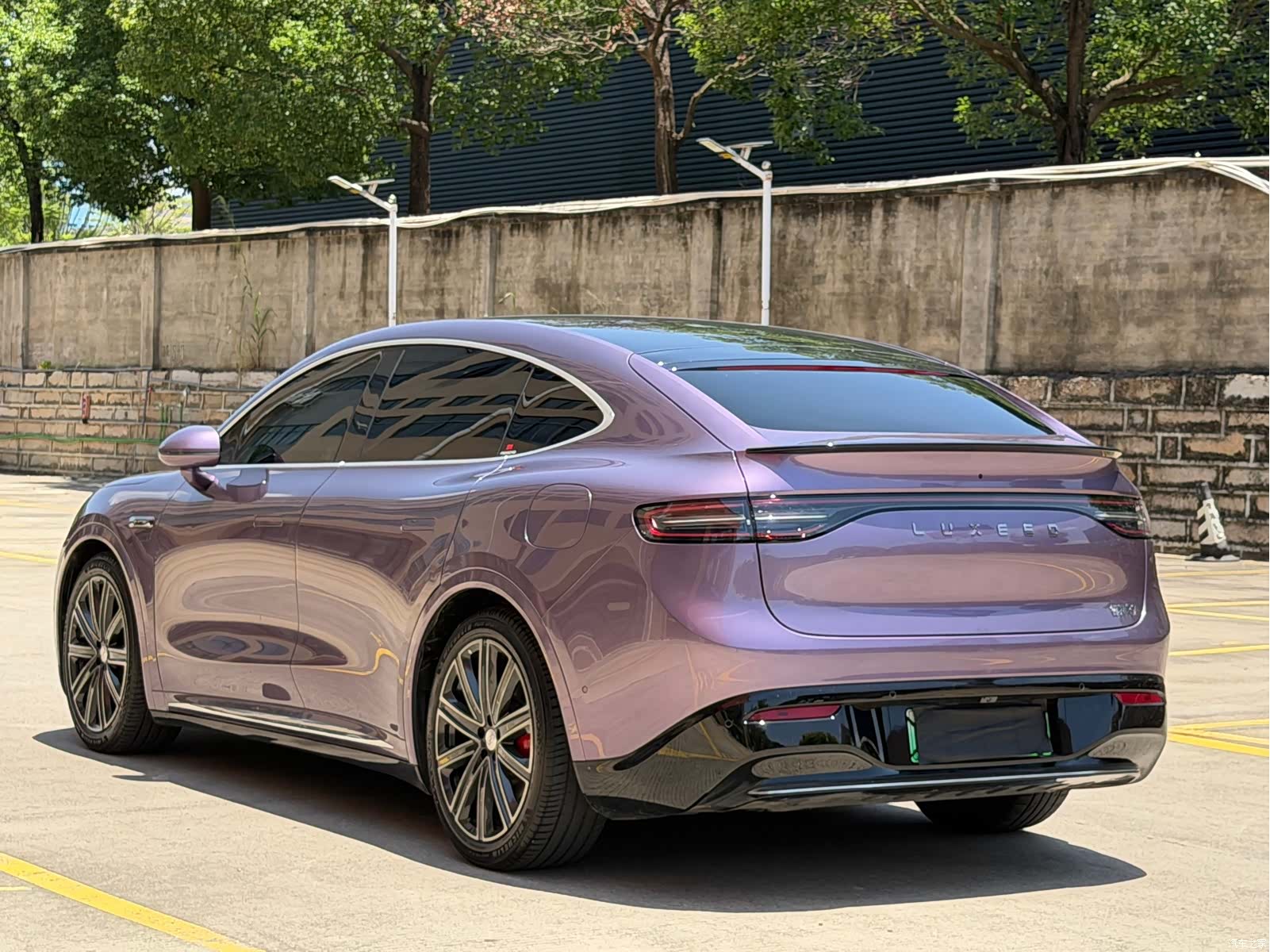 Luxeed R7, 2025 10