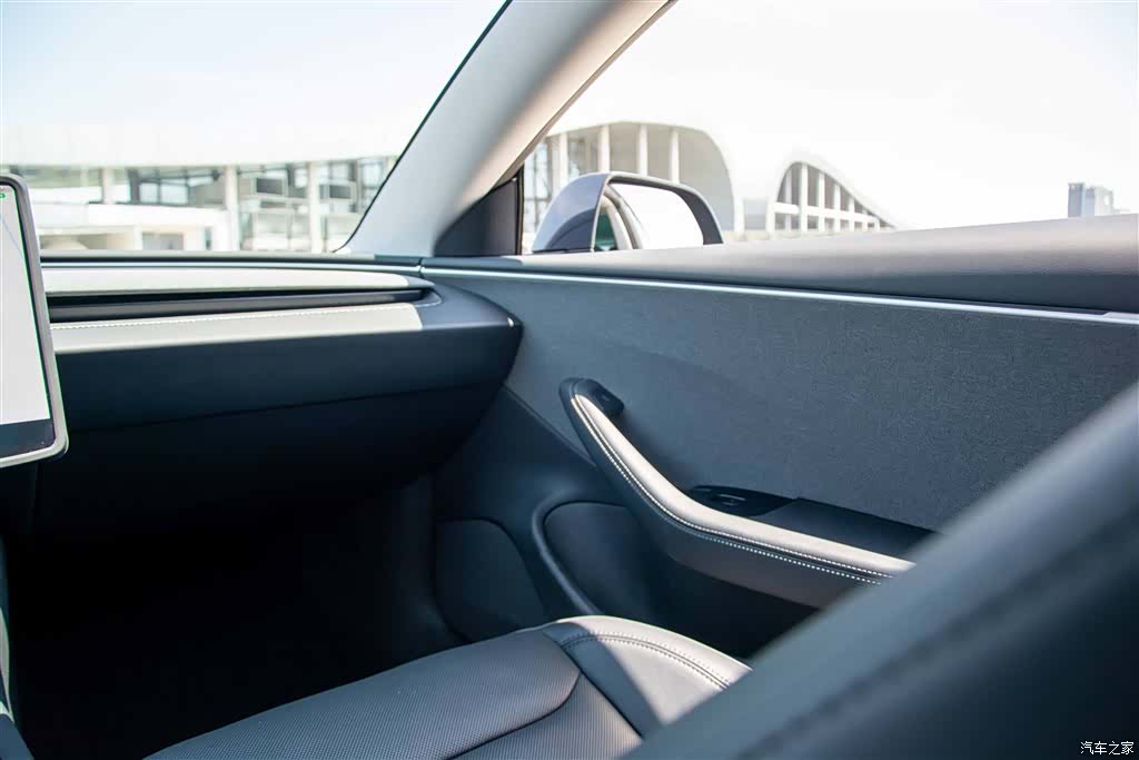 Tesla Model 3, 2024 18