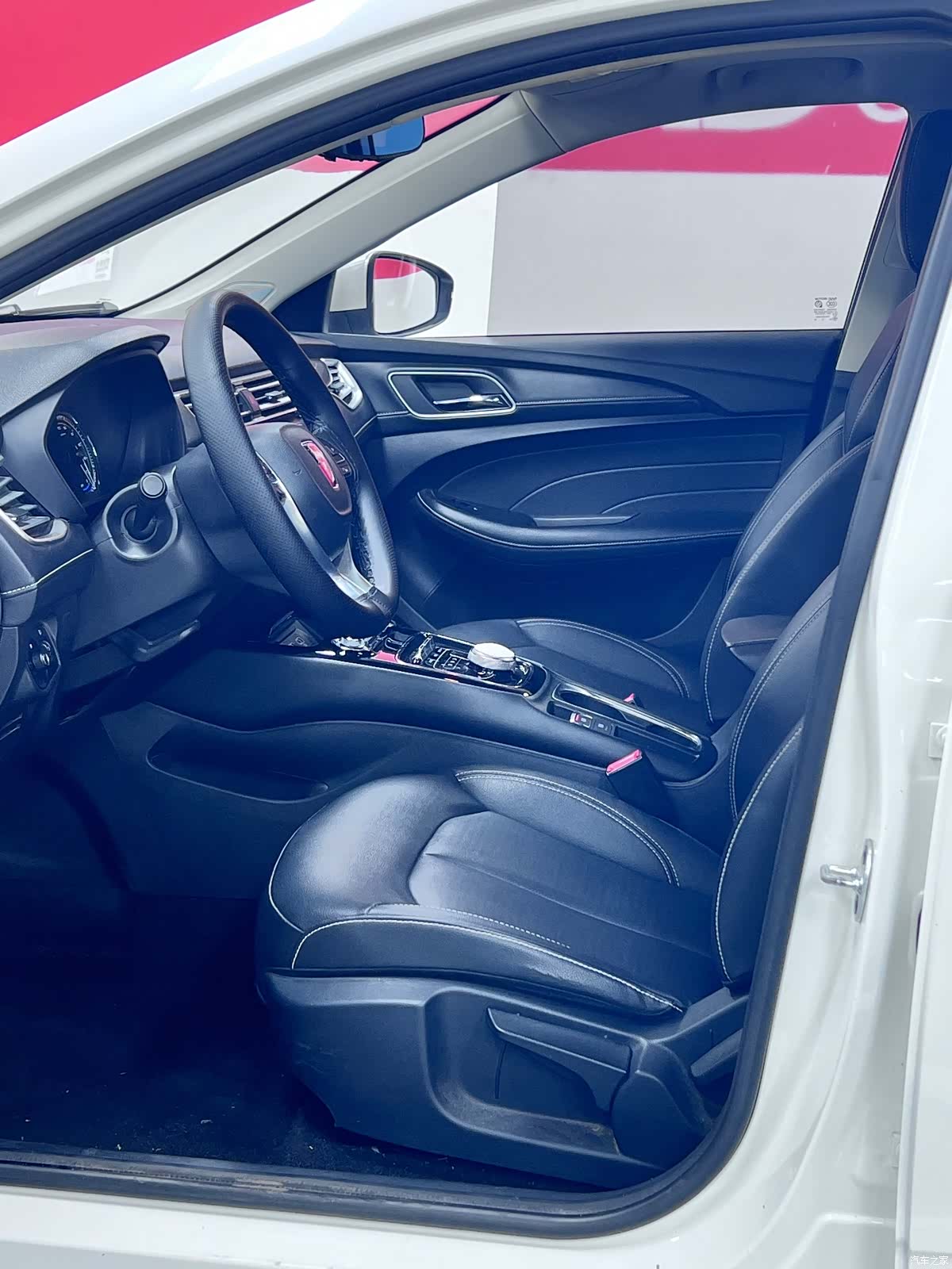 Roewe Ei5, 2019 все фото