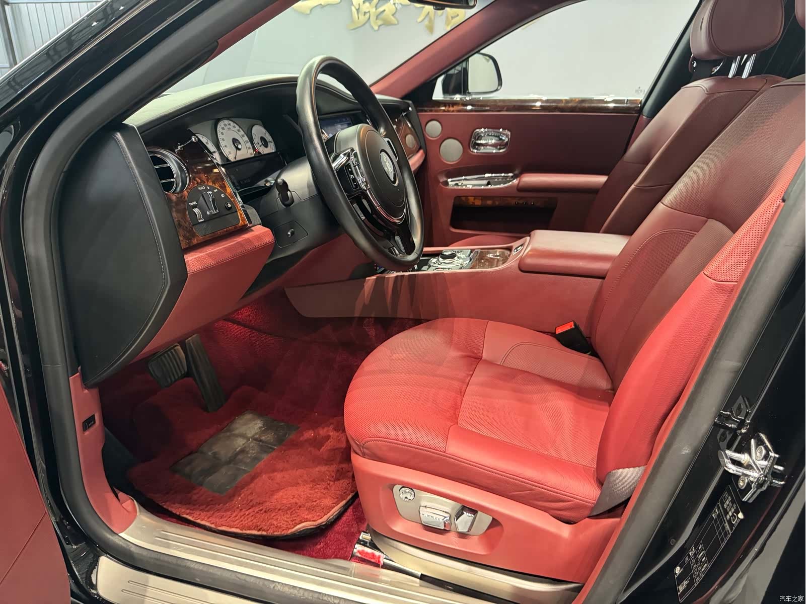 Rolls-Royce Ghost, 2012 11