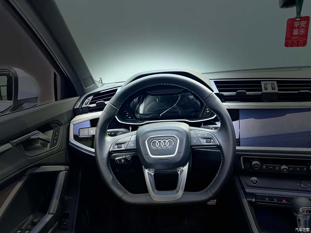 Audi Q3, 2024 13