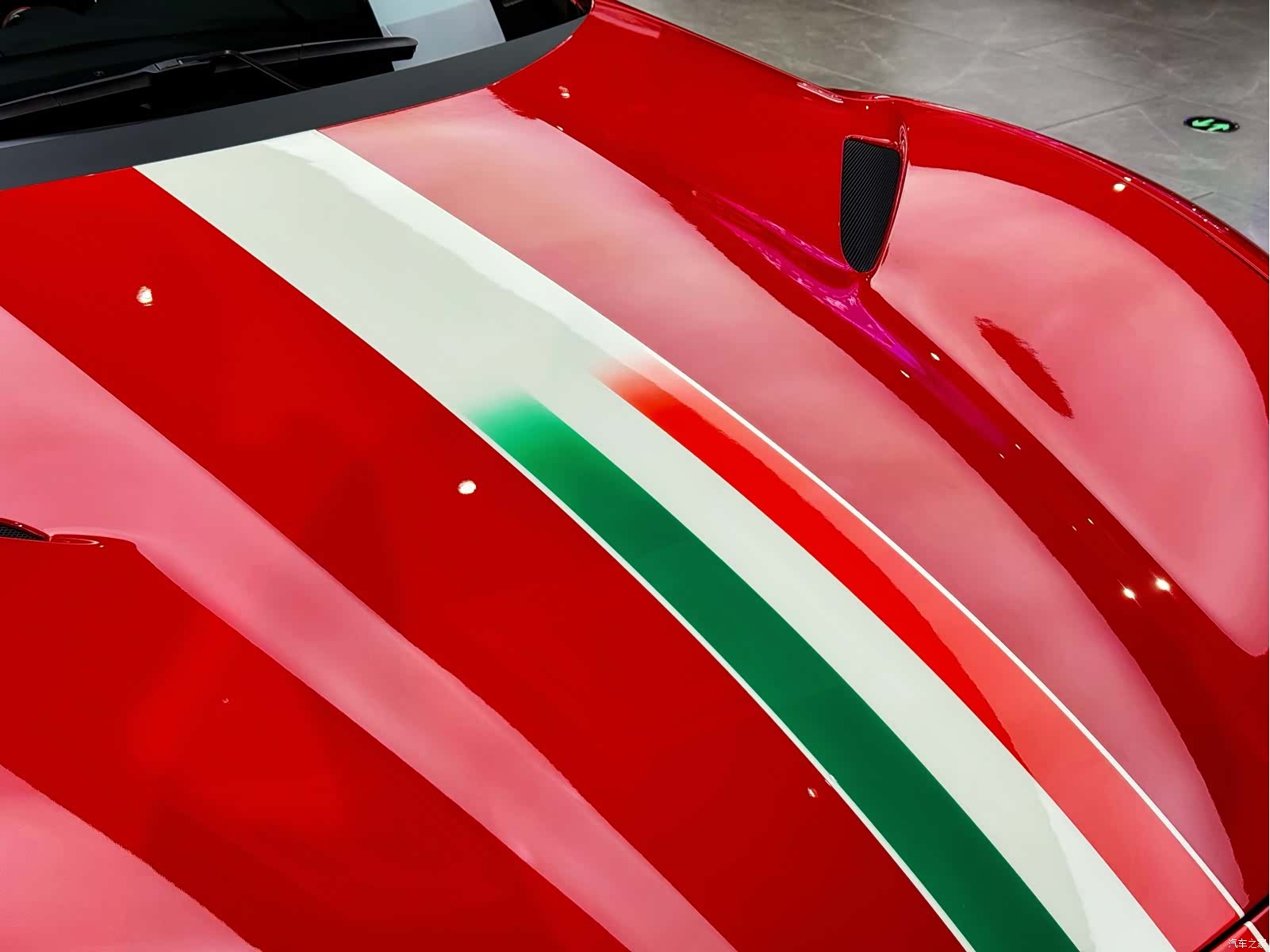Ferrari 812, 2024 8