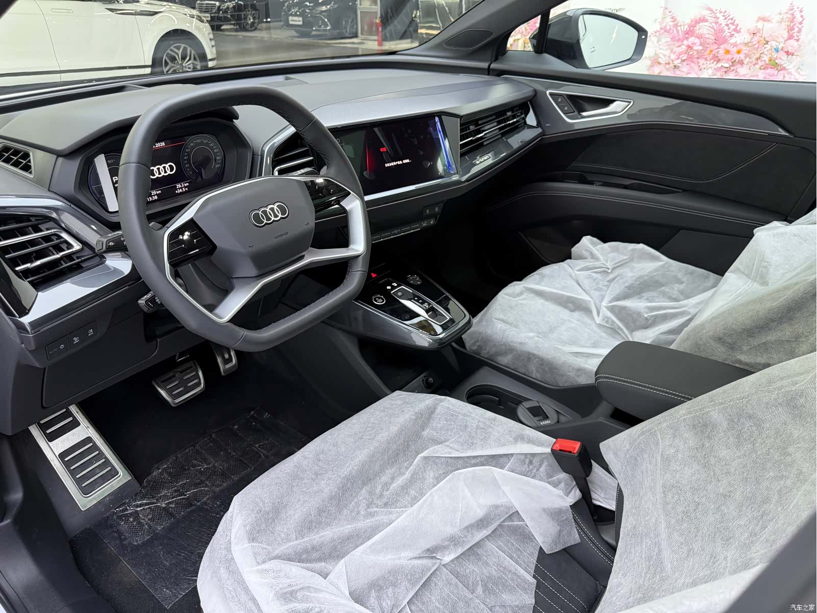 Audi Q5 e-tron, 2024 13