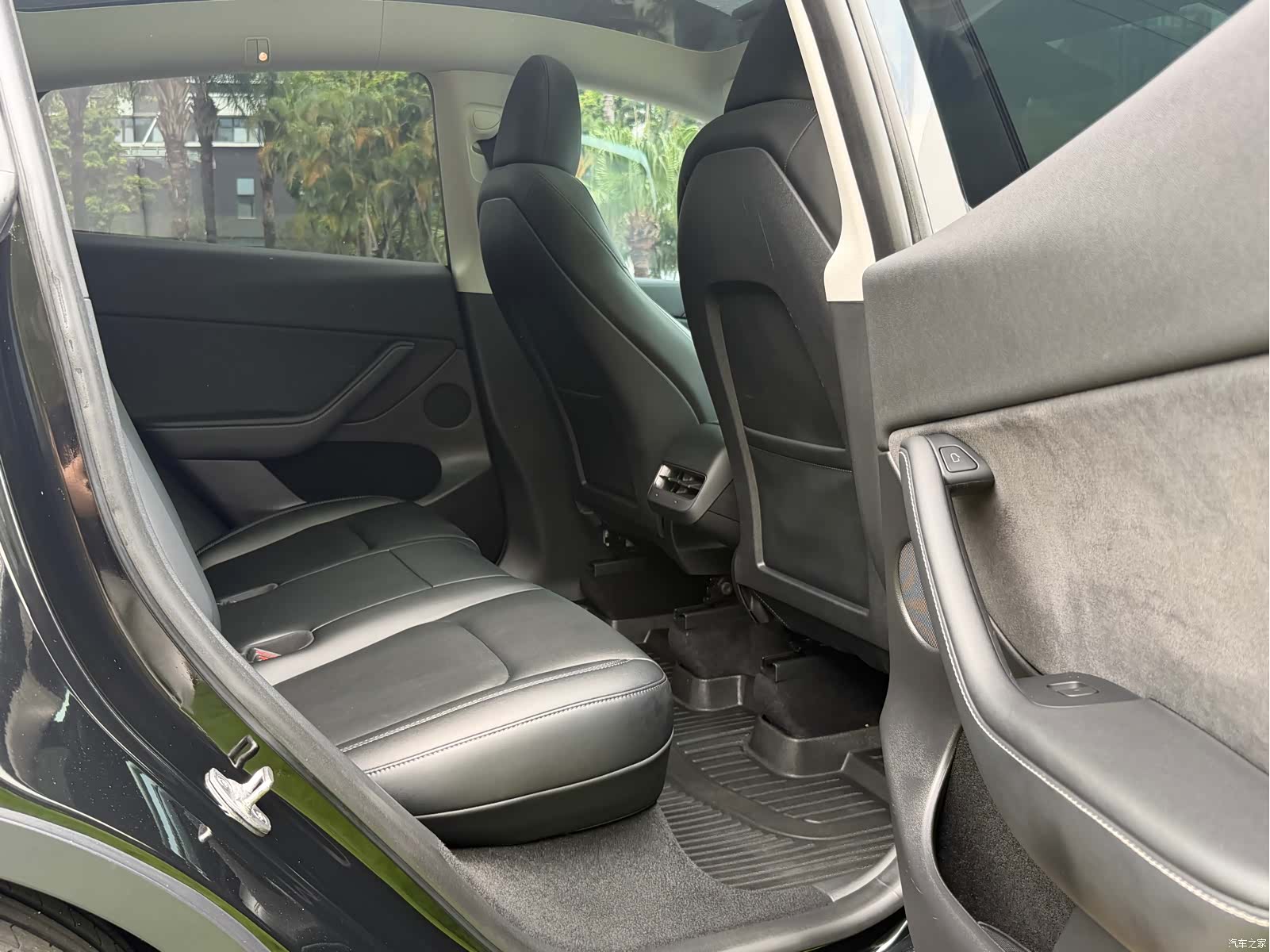 Tesla Model Y, 2023 11